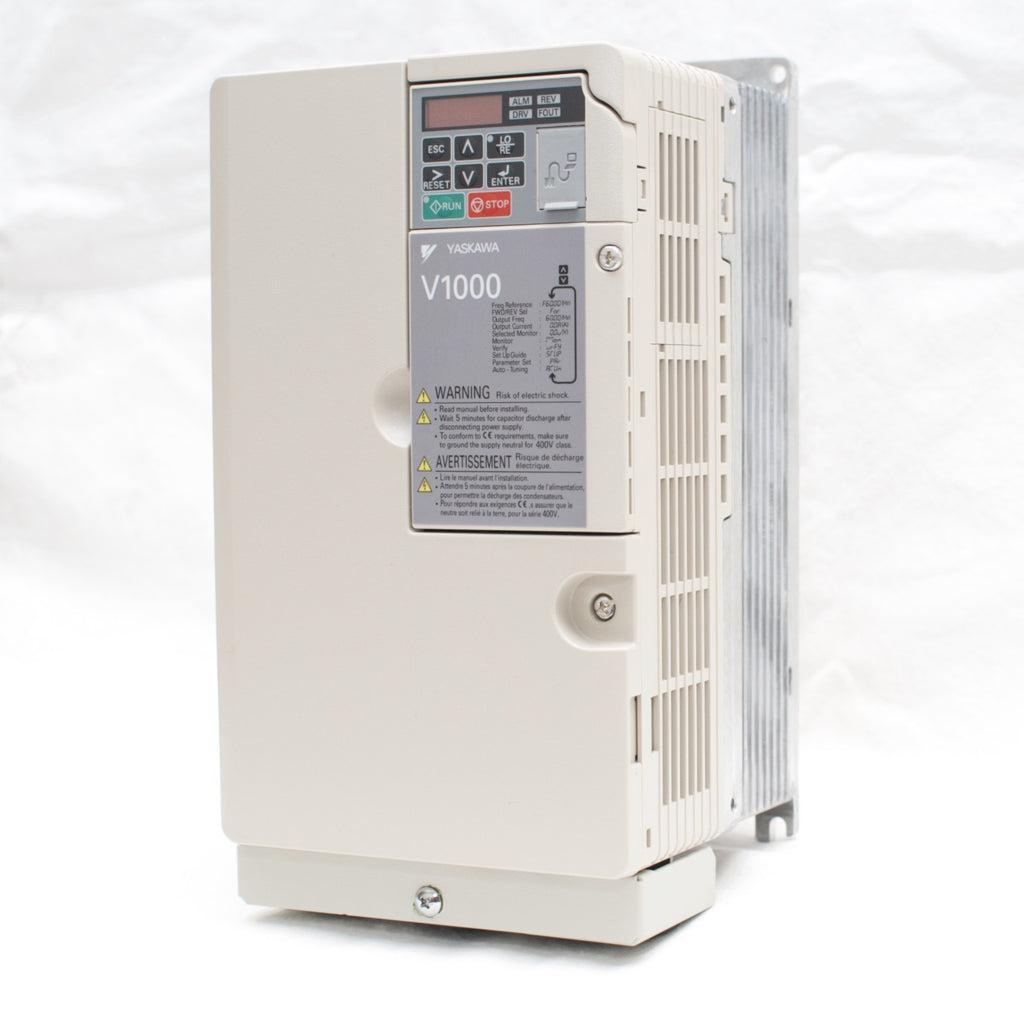 El variador Yaskawa V1000A VB4A0023 de 7,5 kW (10 HP) ofrece un control preciso, eficiente y confiable del motor. Su diseño compacto facilita la instalación en tableros eléctricos, siendo una excelente alternativa para sistemas de ascensores, maquinaria y aplicaciones de automatización industrial.